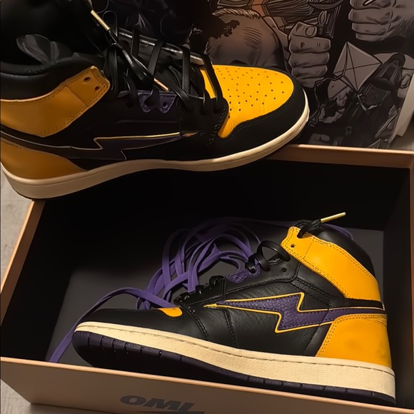 Men's 8.5 Omi reloaded Kobe championship sneakers/ laker color way - Picture 3 of 7